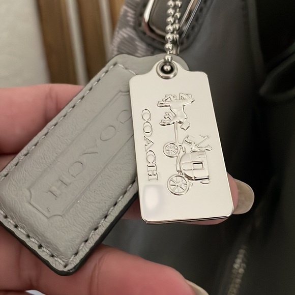 (MT113) NWT COACH Op Art Needlepoint Hobo Carryall Shoulder Bag - Picture 3 of 7